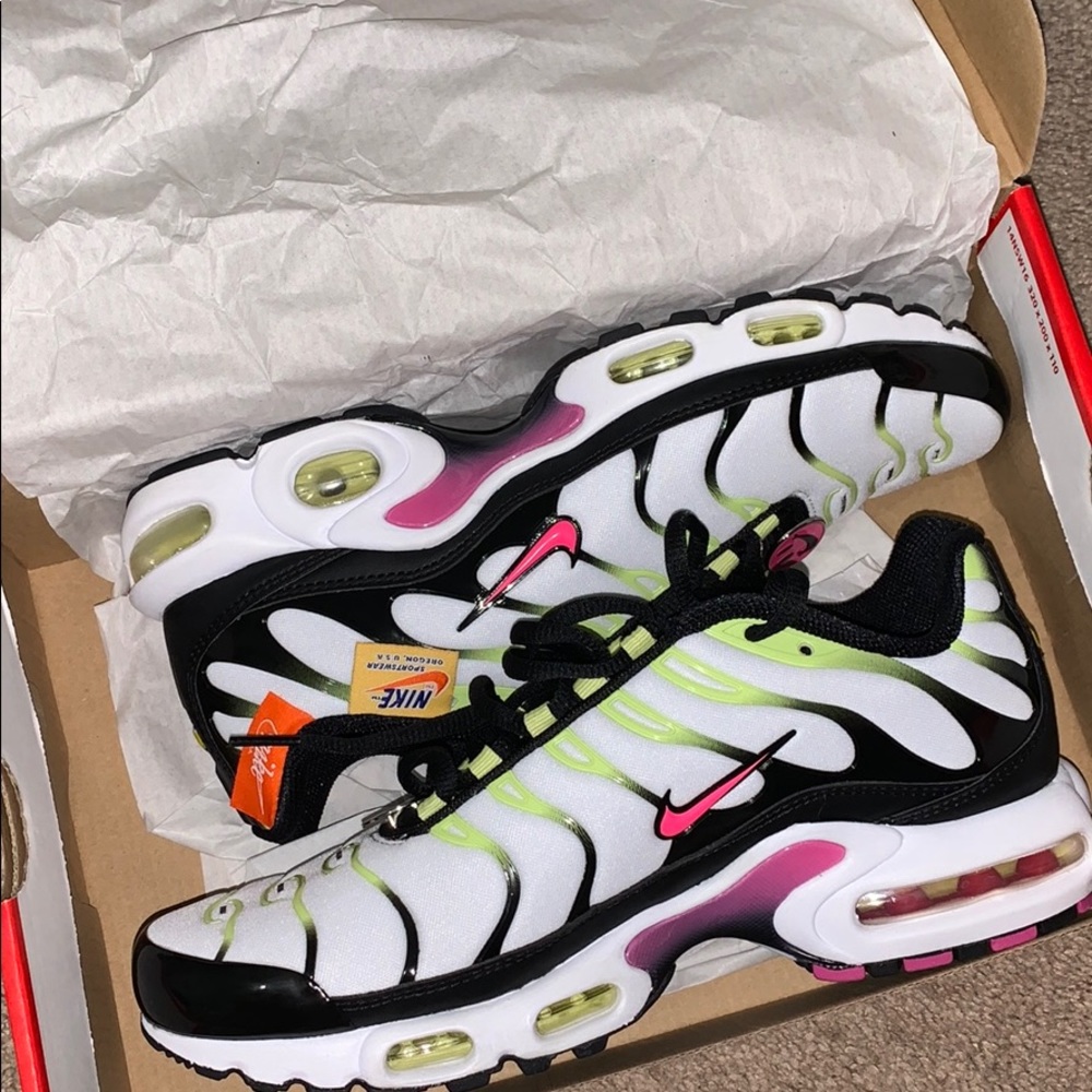 Nike WMNS AIR MAX PLUS